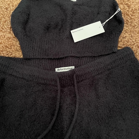 Reformation Monte two piece set. - Picture 4 of 4